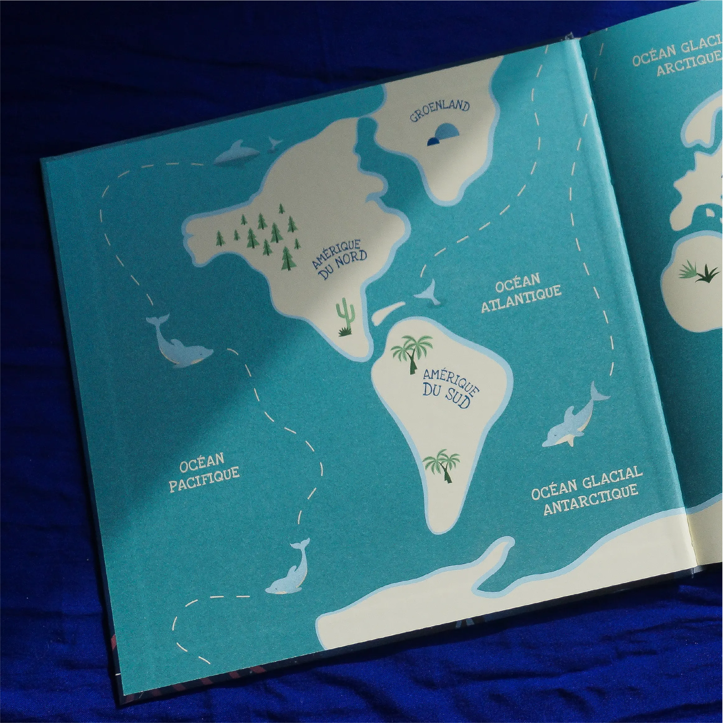 voyage-au-dela-des-mers-livre-musical-jeunesse-ecologie-victoria-hally-illustration Ludimuse branding